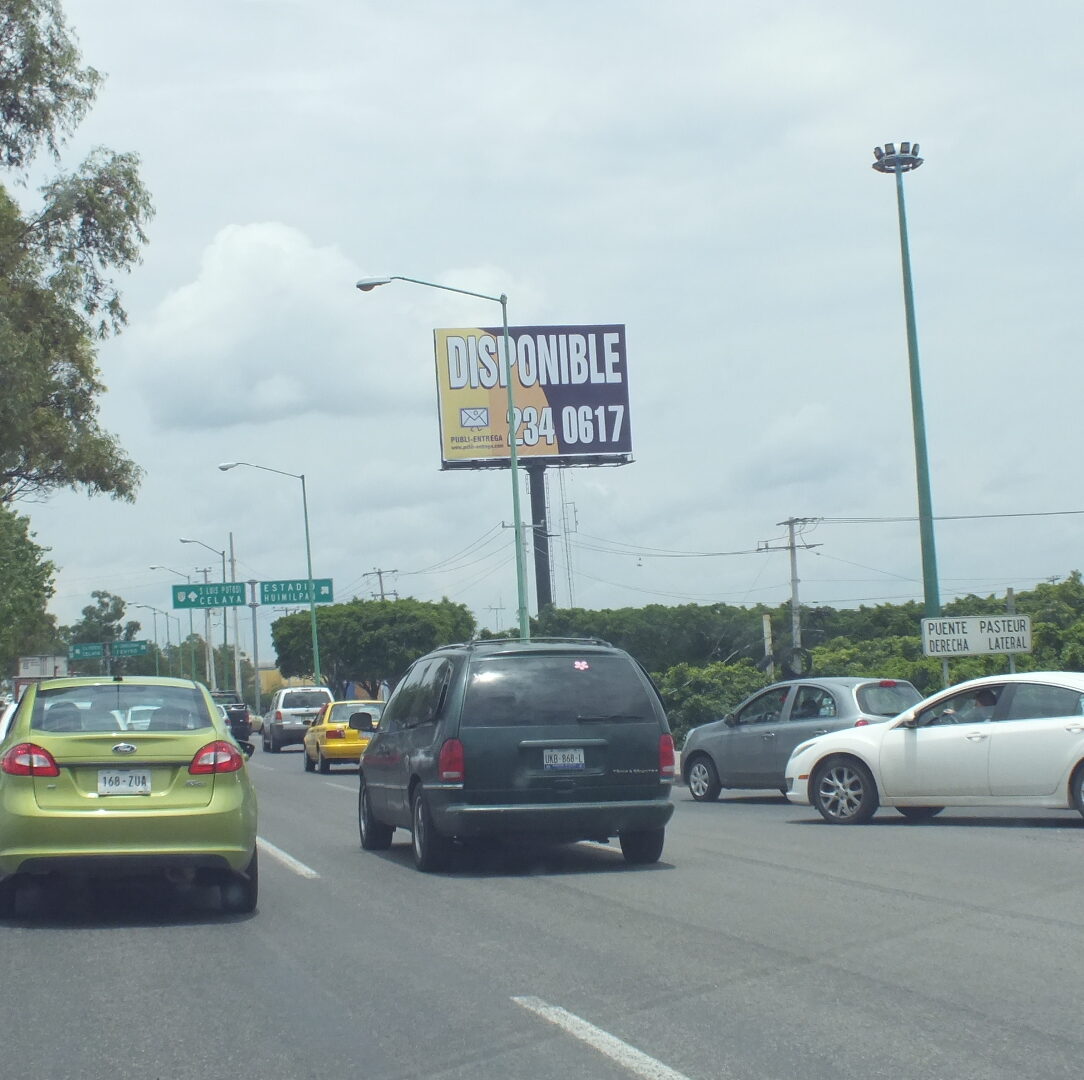 Autopista Mex-Qro #2051 col. Valle Alameda