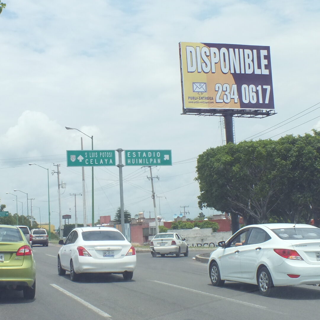 Autopista Mex-Qro #2051 col. Valle Alameda