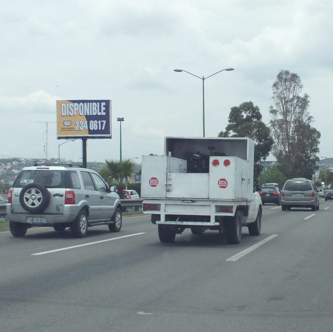 Autopista Mex-Qro #2051 col. Valle Alameda