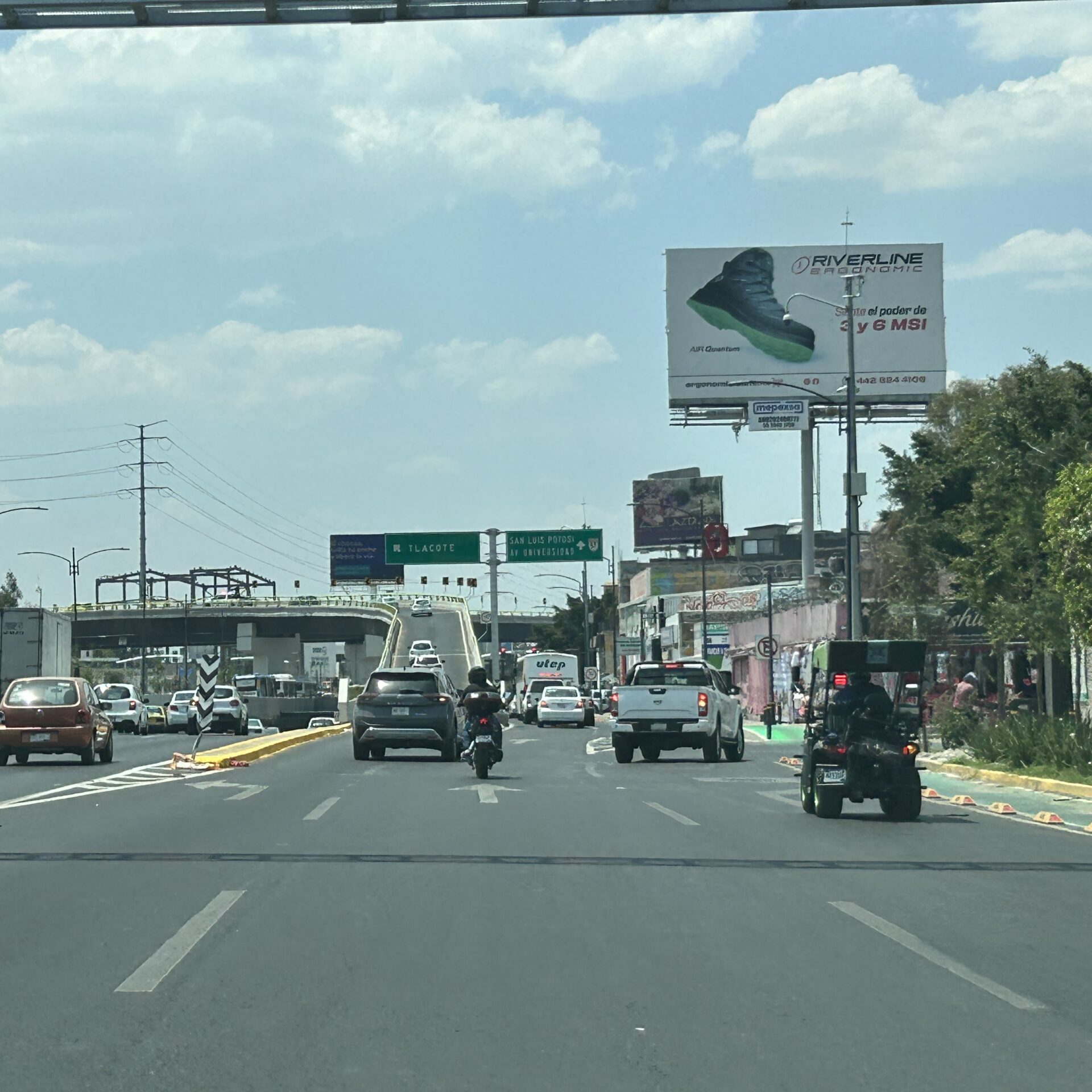 Av. 5 de Febrero #142 Las Campanas