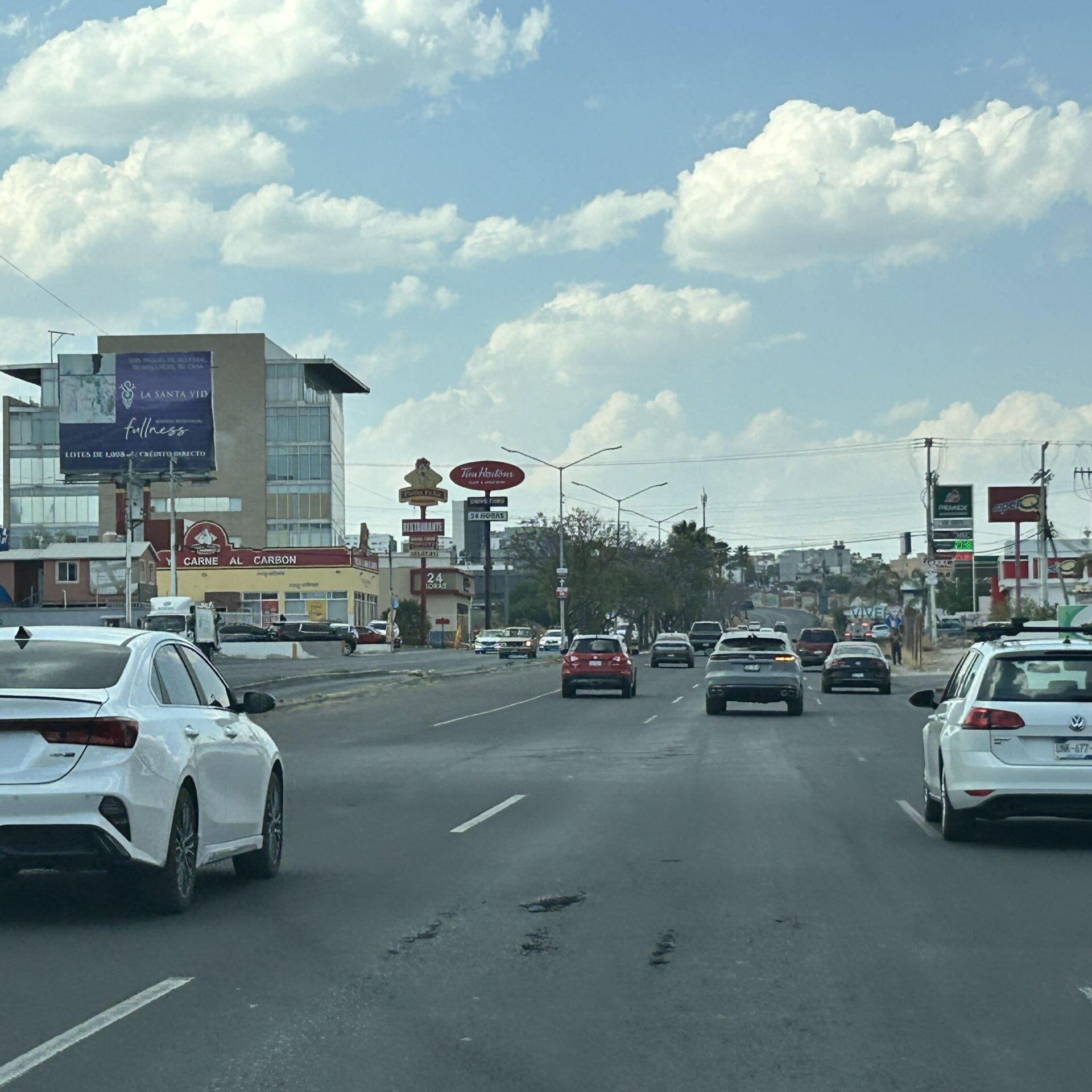 Blvd. De las Ciencias #3005 col. Jurica Rancho Largo