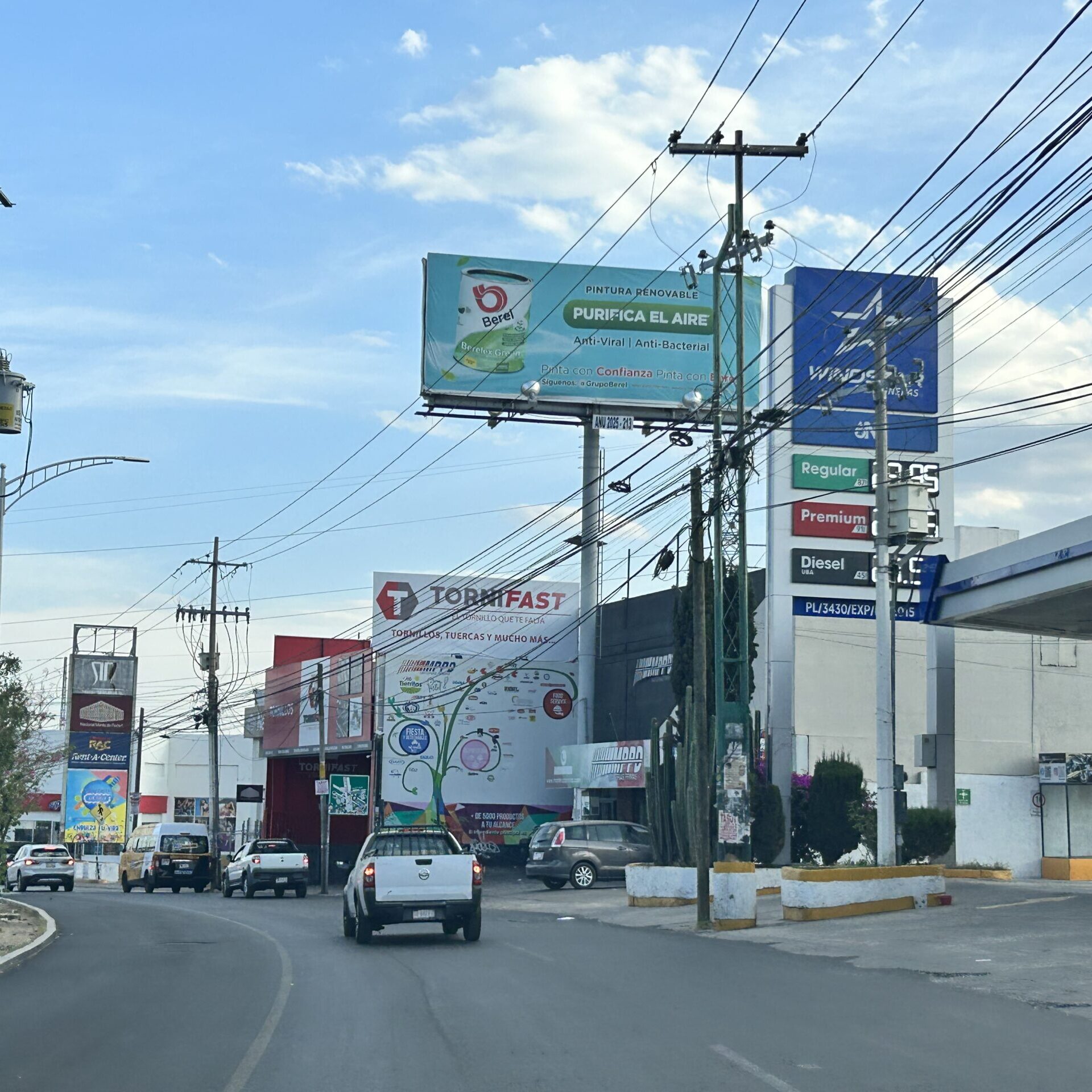 Av. Pie de la Cuesta 1201 Col. San Pablo