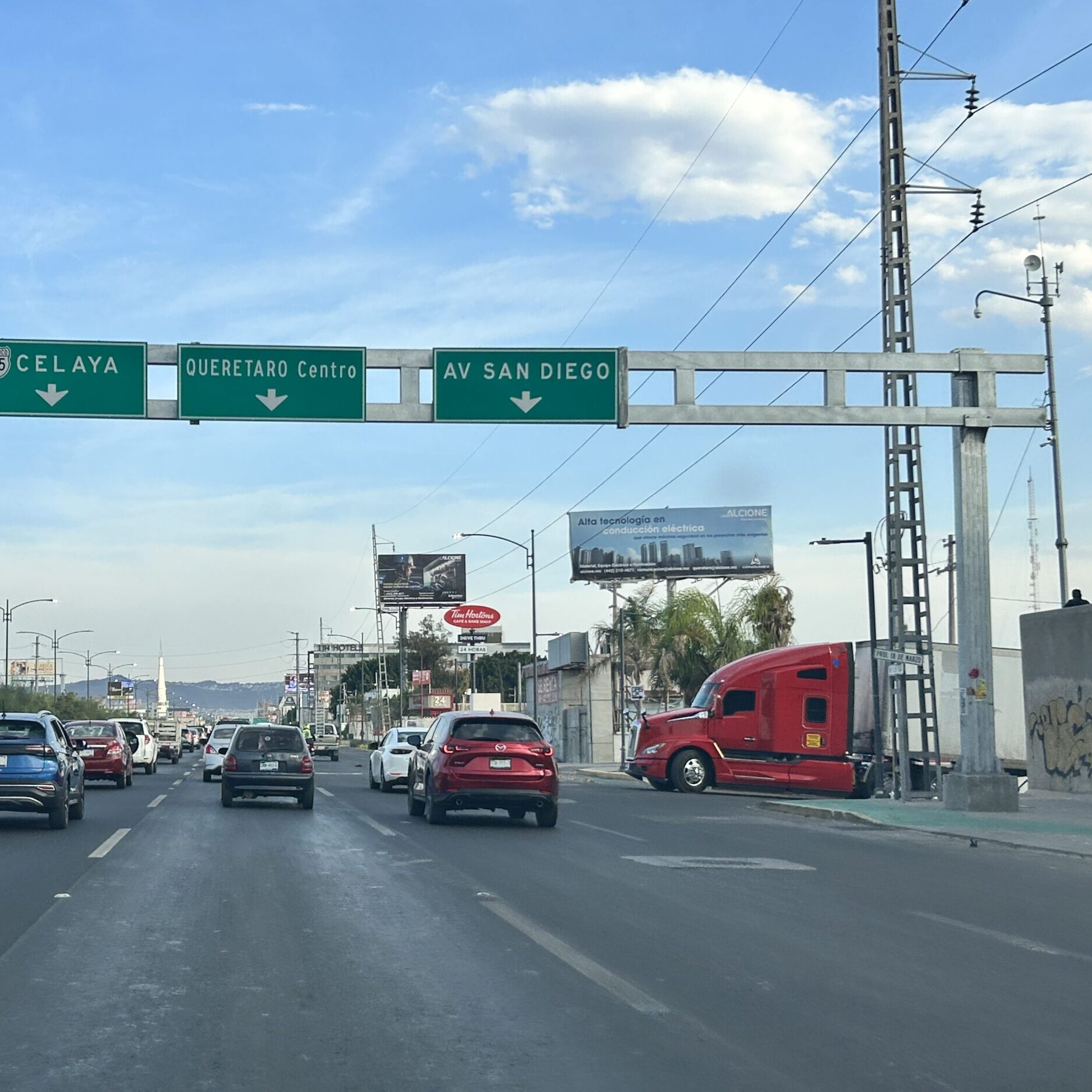 Av. 5 de Febrero #1321 col. Carrillo Puerto