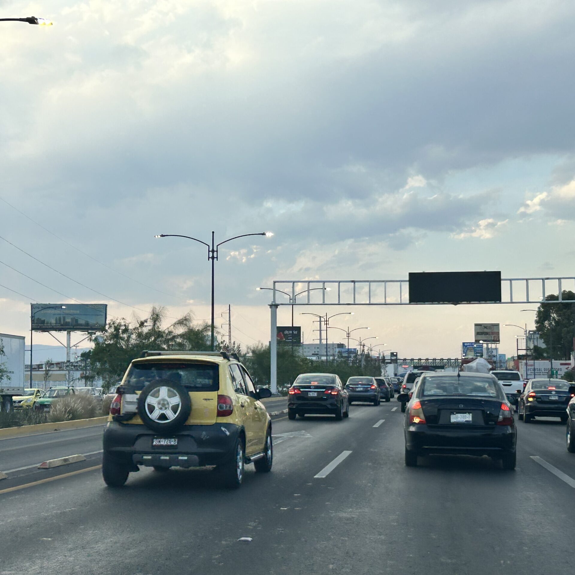 Av. 5 de Febrero #1321 col. Carrillo Puerto