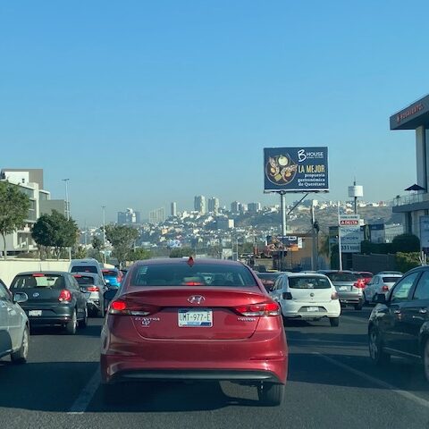 Bernardo Quintana #323 Col. Centro Sur