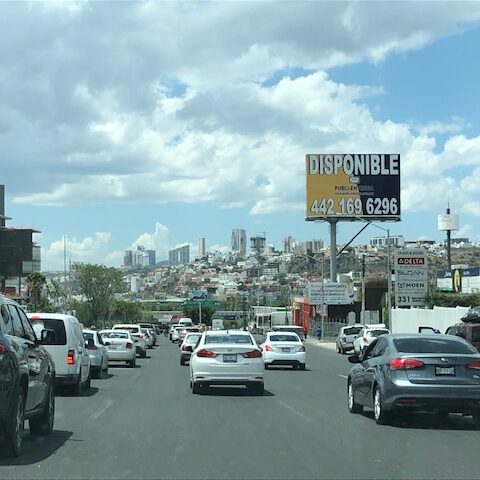 Bernardo Quintana #323 Col. Centro Sur