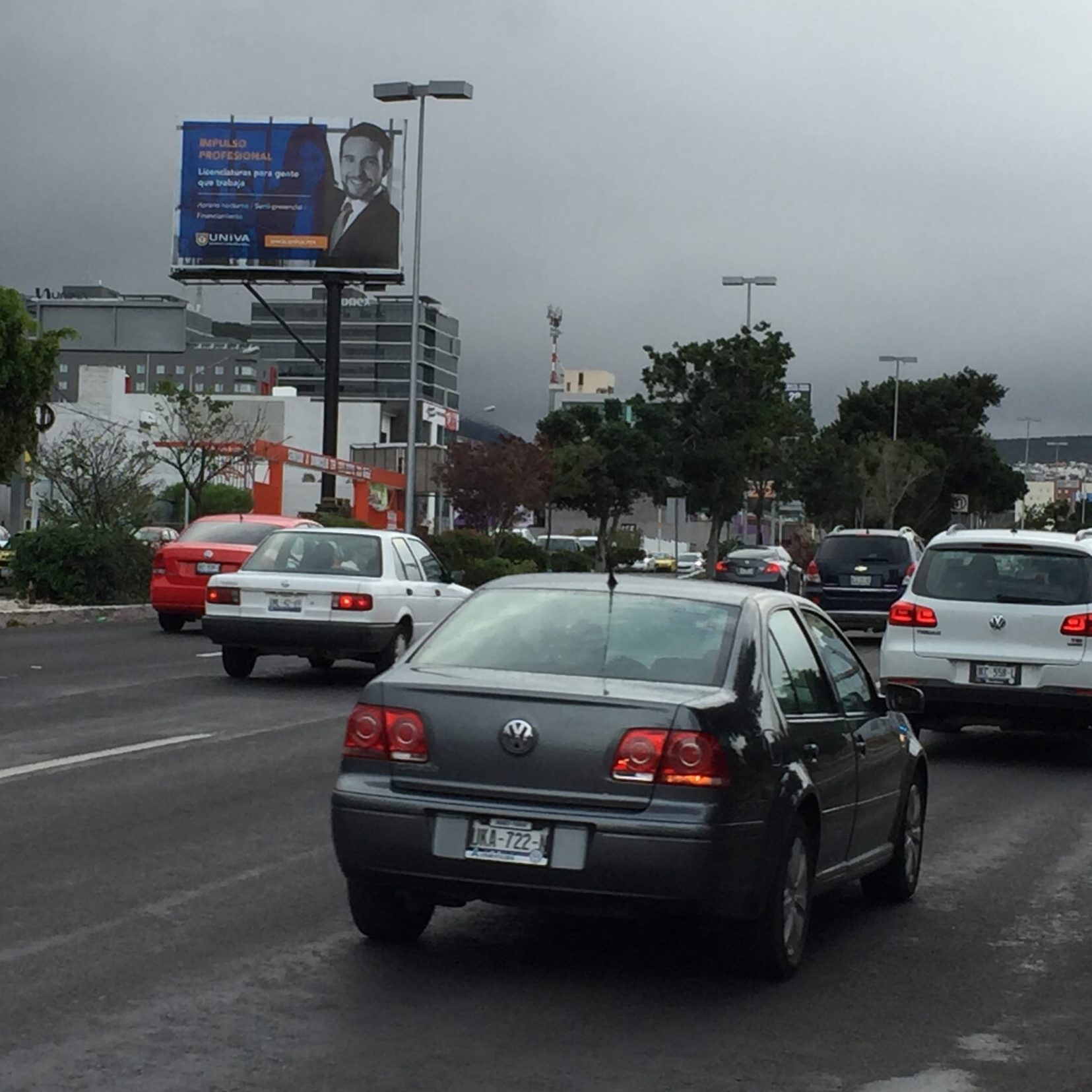 Bernardo Quintana #323 Col. Centro Sur